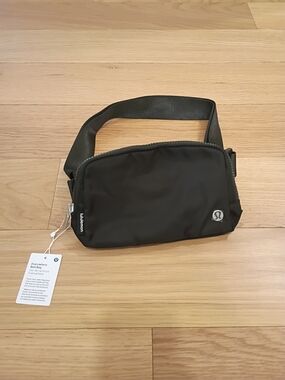 lululemon athletica Everywhere Belt Bag - Black